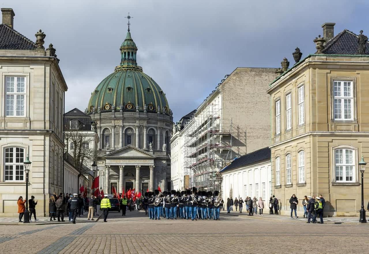 Location - By Tivoli Nyhavn & Metro Appartamento